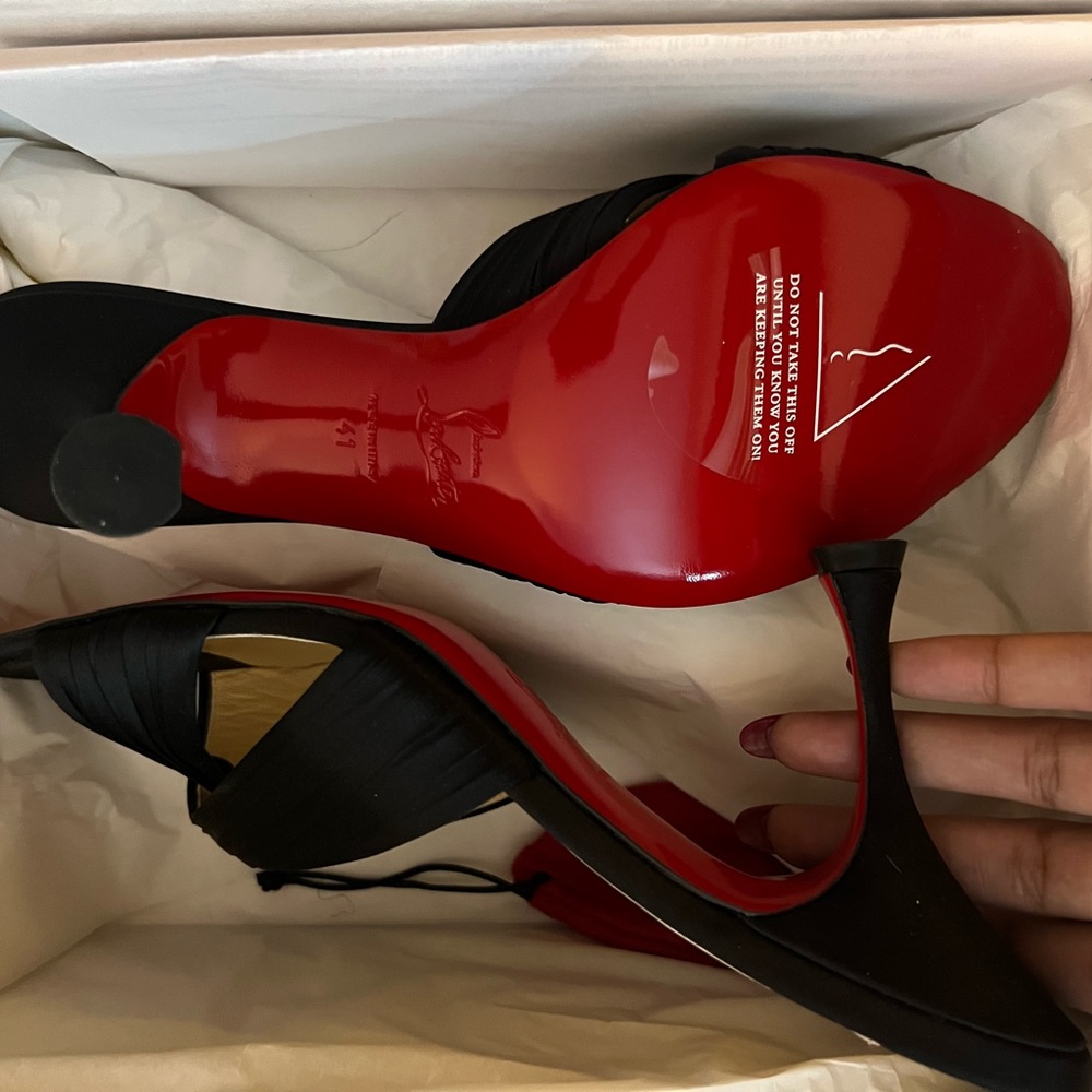 nicol is back christian louboutin.